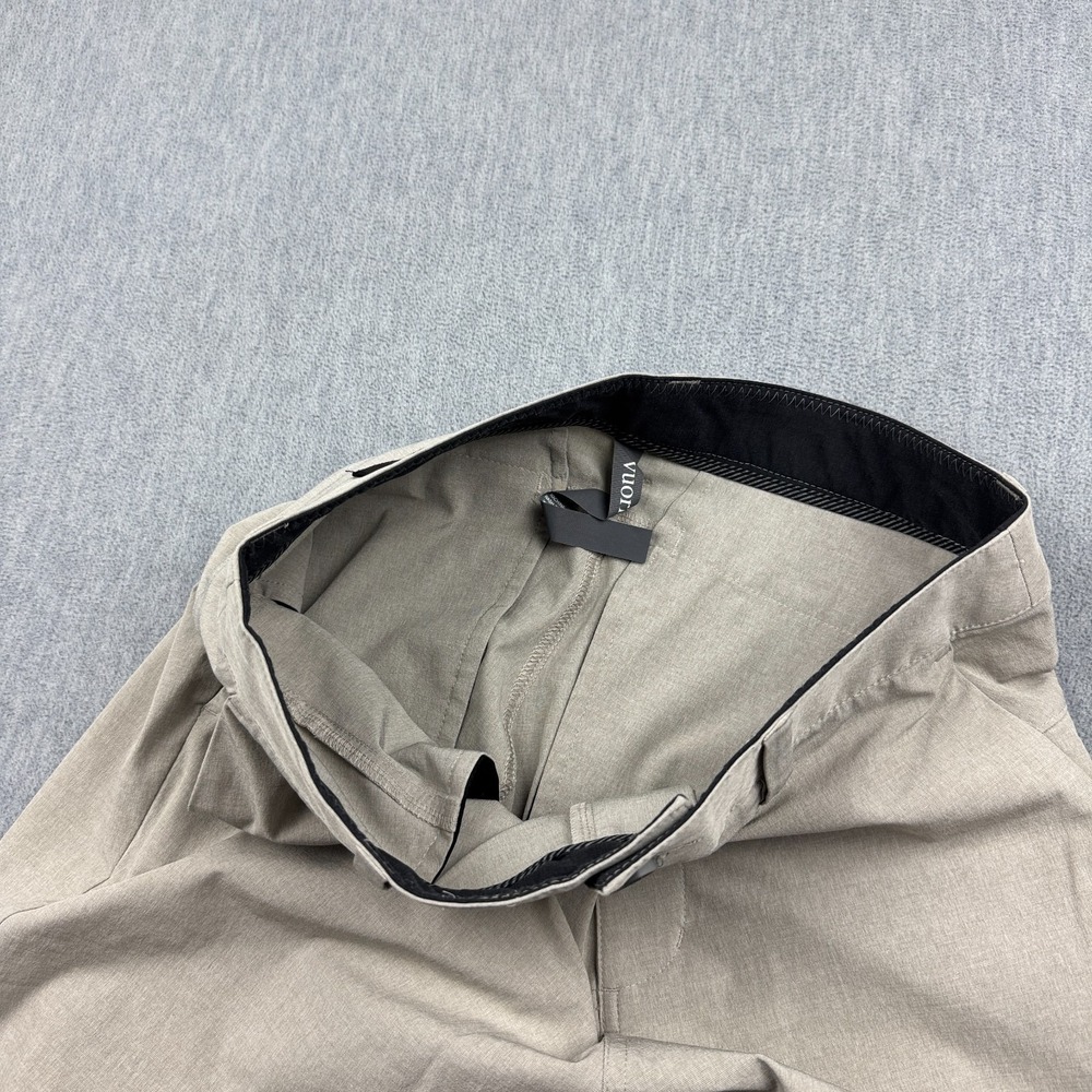 Vuori Aim Shorts Mens 28 Beige Chino Athletic Hiking Outdoor Flat Front V368 - Picture 6 of 14